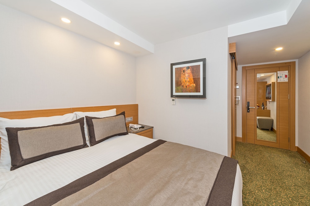 Bisetun Hotel 12