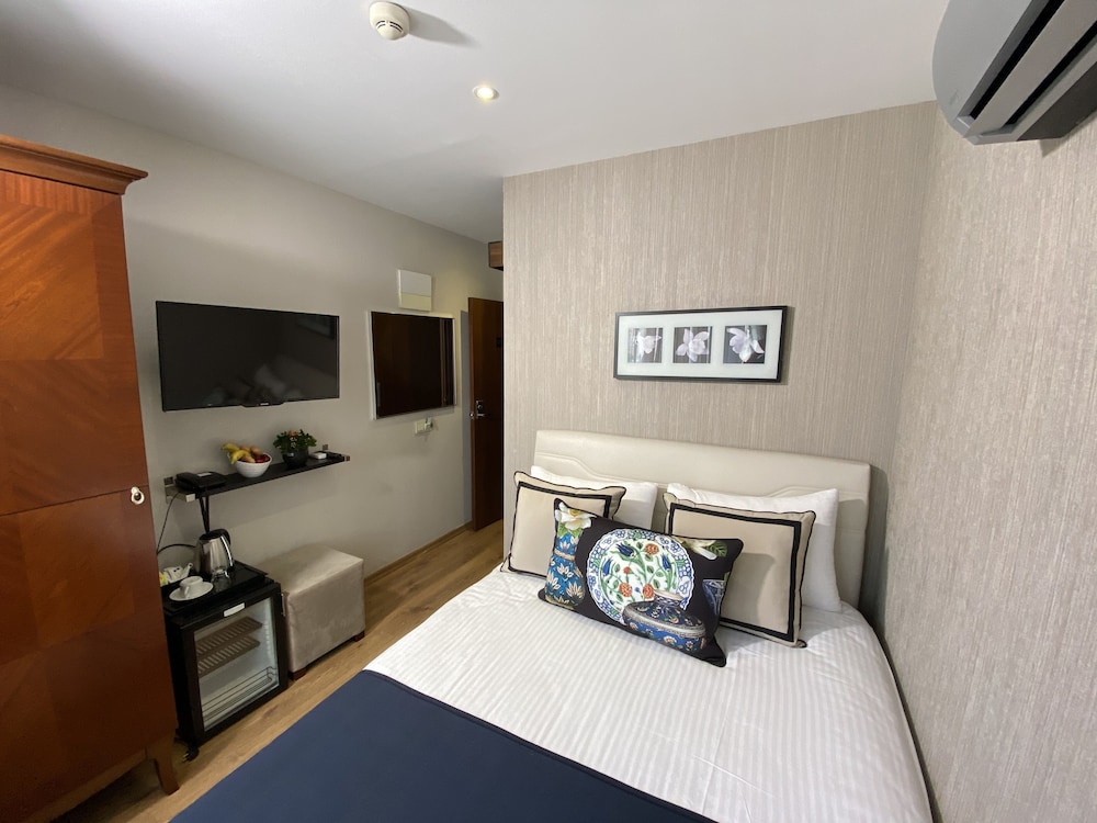 Four Doors Hotel 12