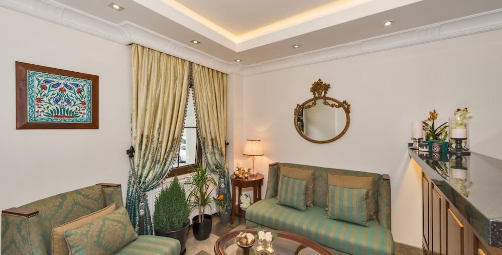 Four Doors Hotel 16