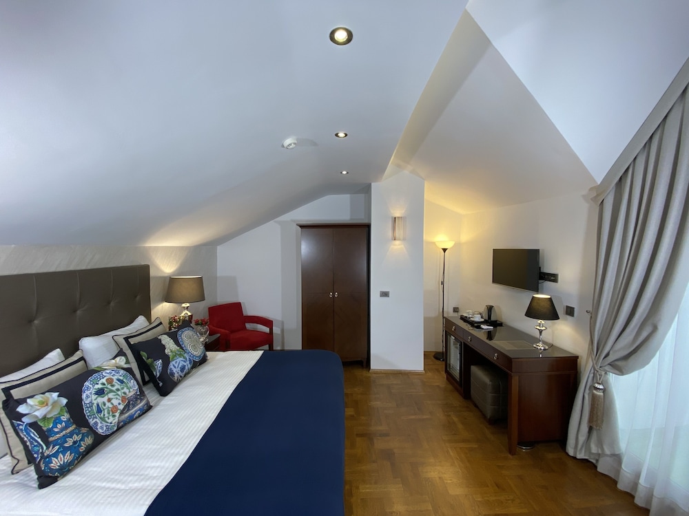 Four Doors Hotel 6