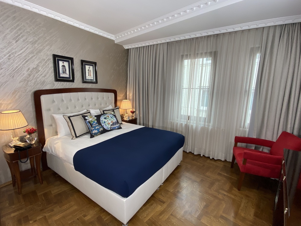 Four Doors Hotel 9