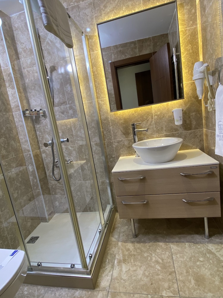 Four Doors Hotel 23