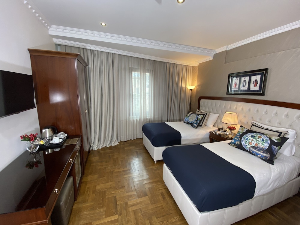 Four Doors Hotel 11