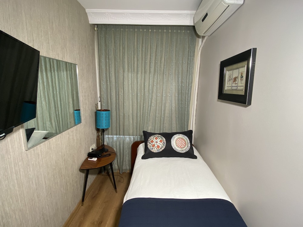 Four Doors Hotel 15