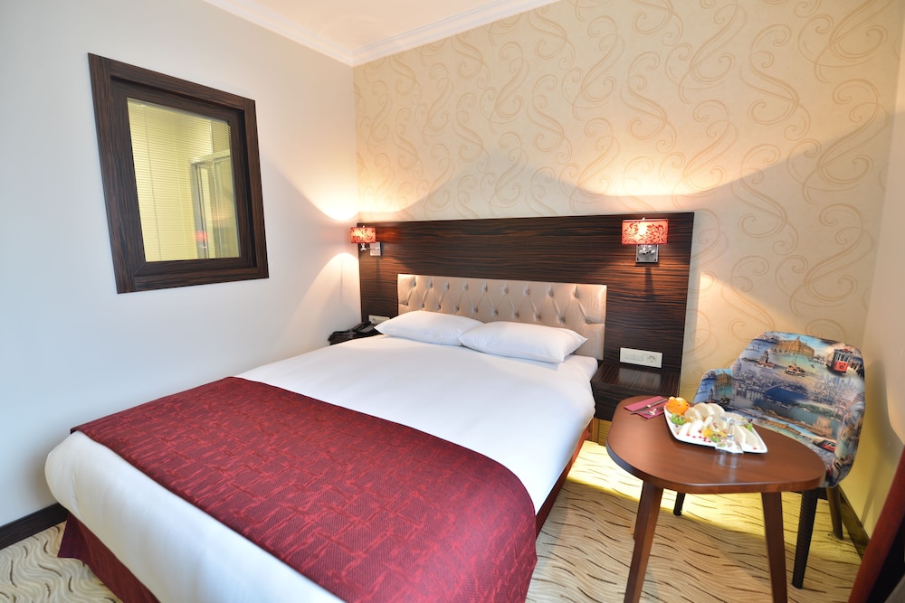 Golden Siyav Hotel 11