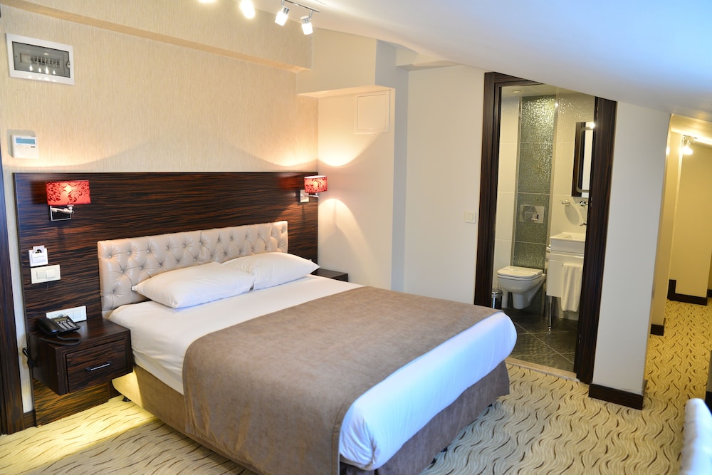 Golden Siyav Hotel 14