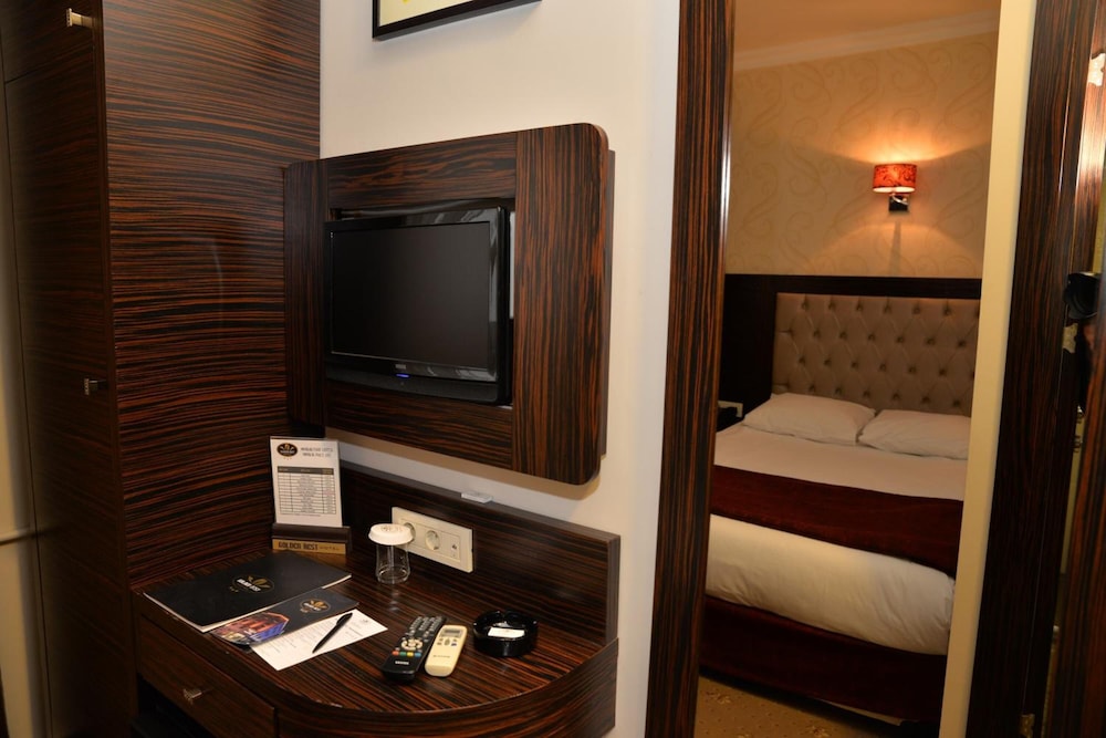 Golden Siyav Hotel 23