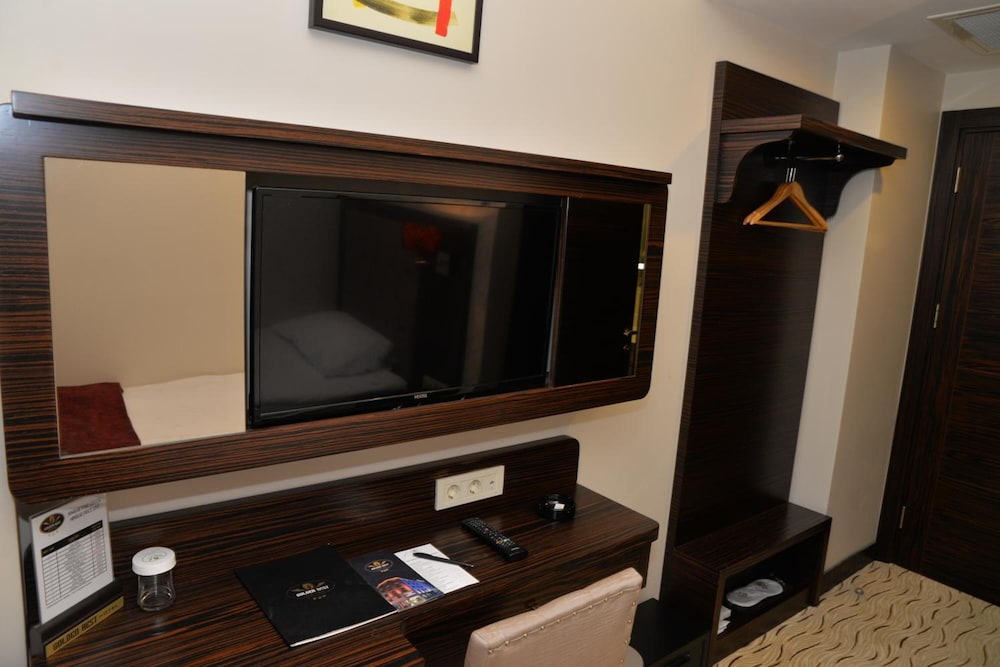 Golden Siyav Hotel 24