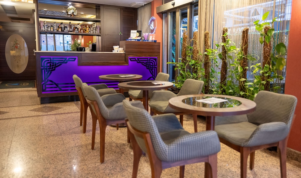 Golden Siyav Hotel 8