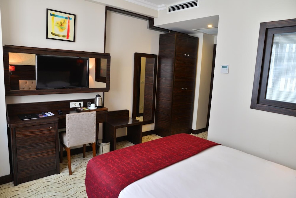 Golden Siyav Hotel 19