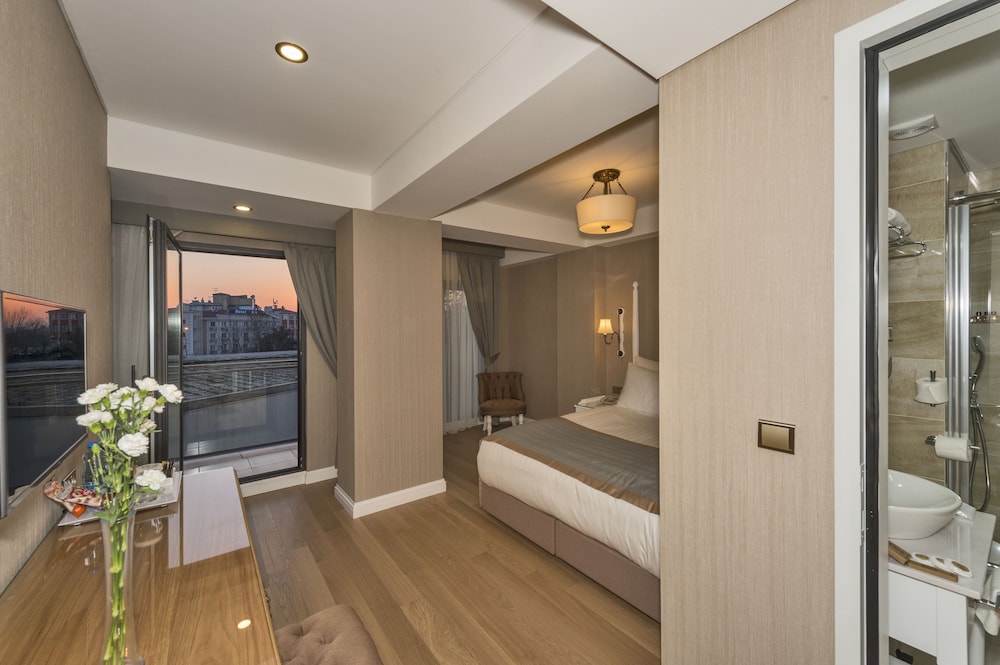 Hanna Hotel 8
