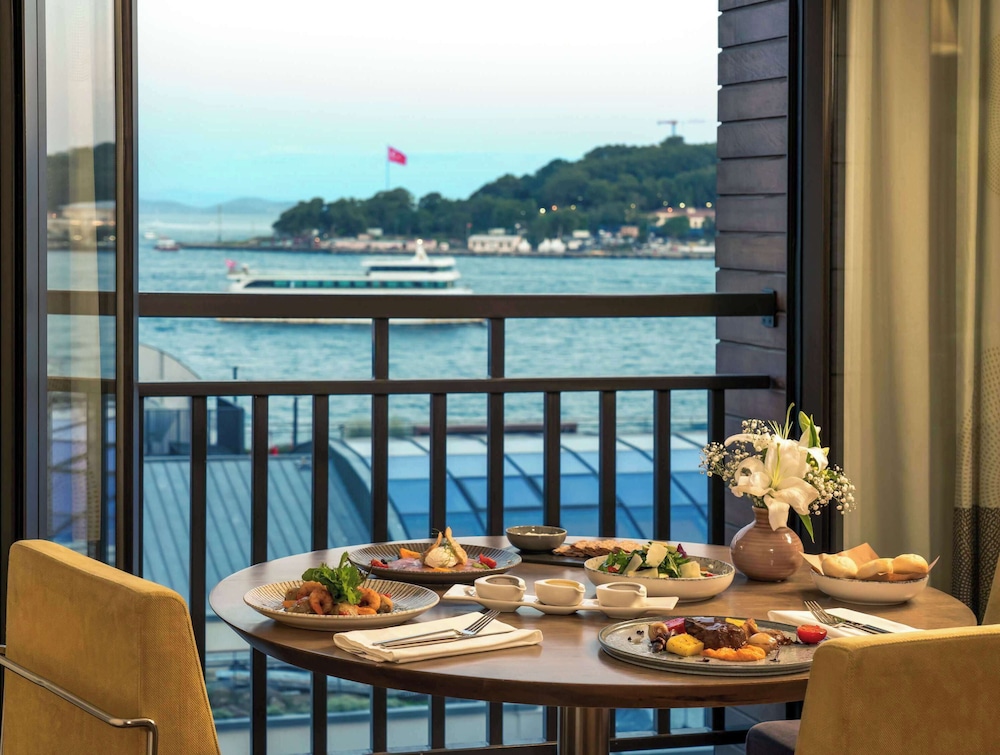 Novotel Istanbul Bosphorus 15