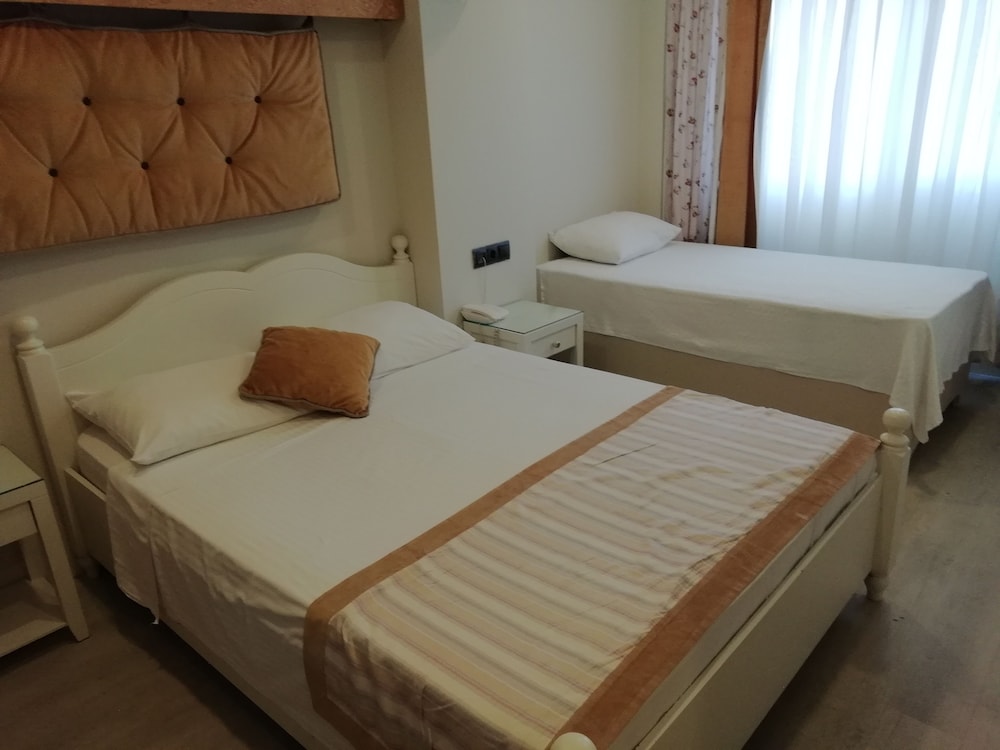 Just Inn Hotel 7