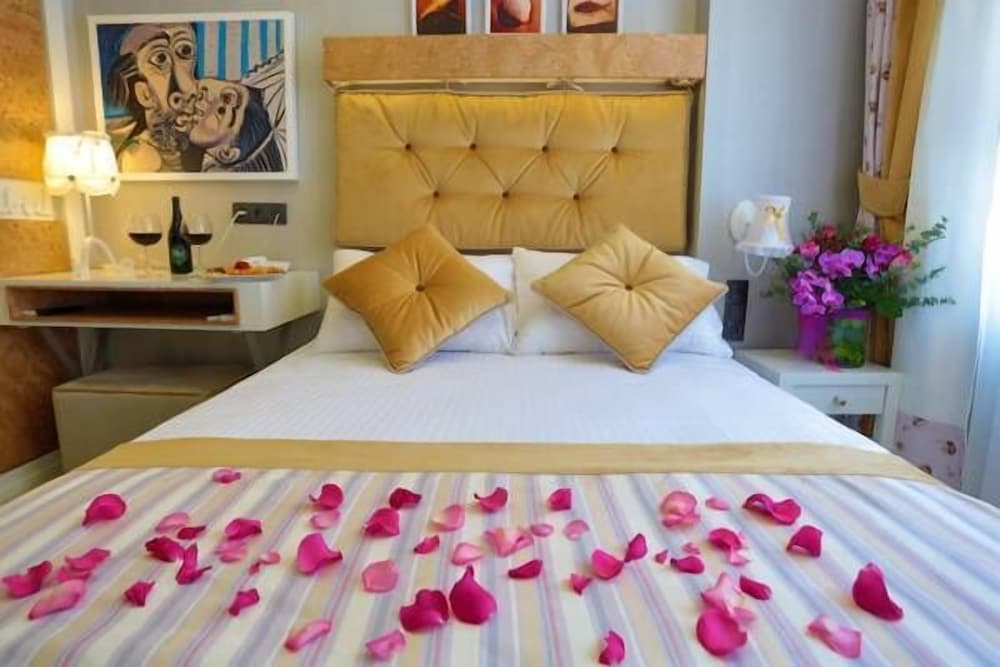 Just Inn Hotel 12