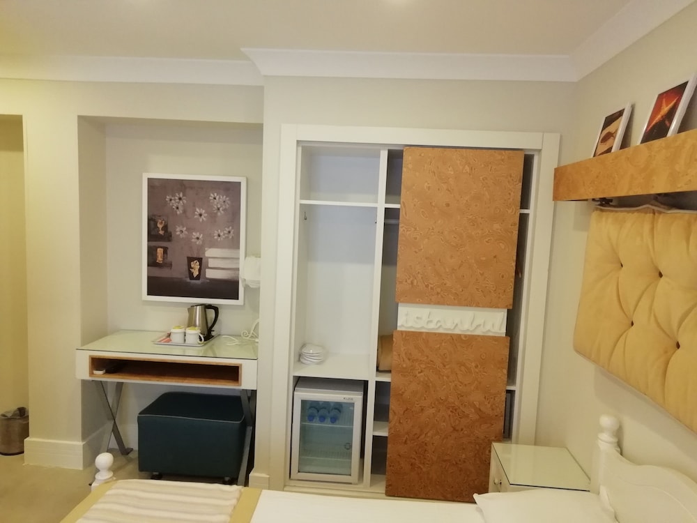 Just Inn Hotel 16