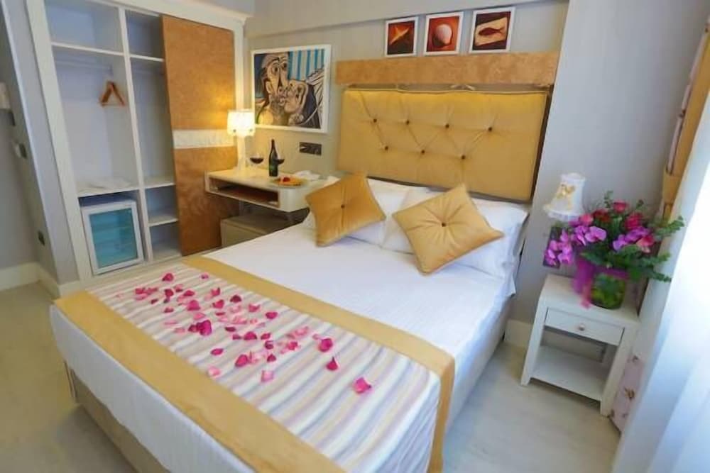 Just Inn Hotel 13