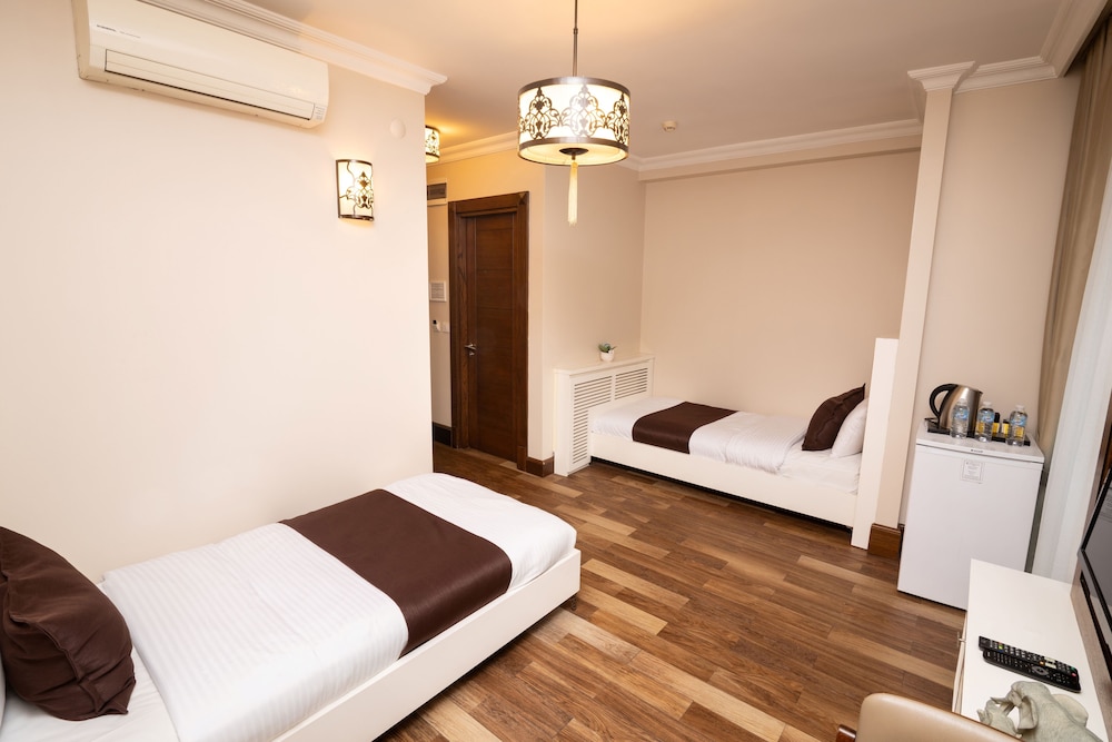 K Suites Hotel 14