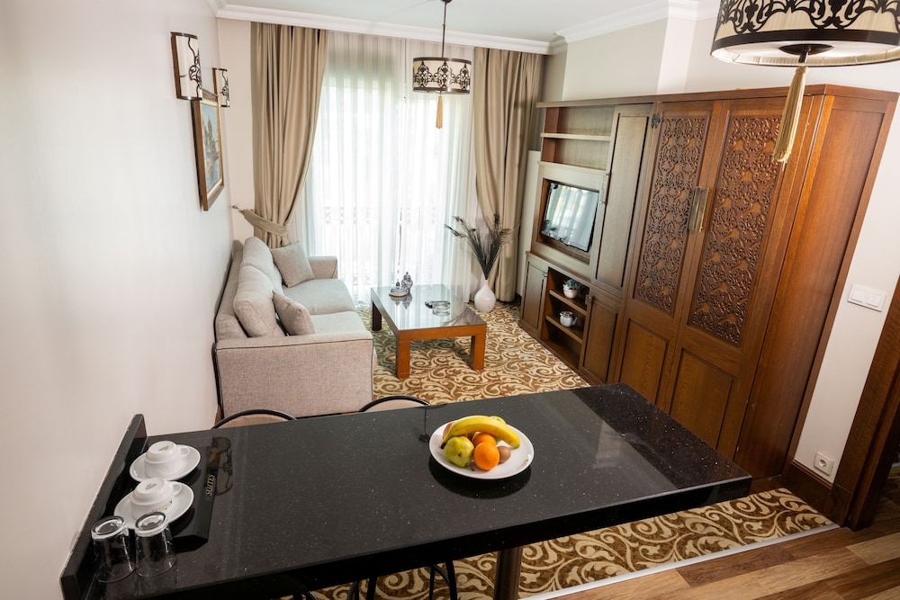 K Suites Hotel 21