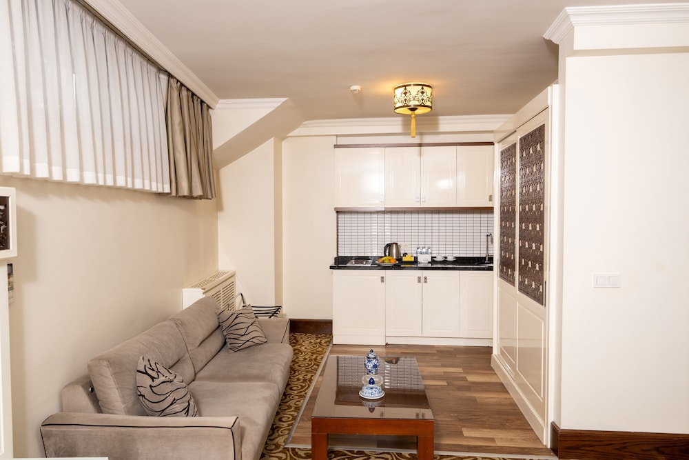 K Suites Hotel 15