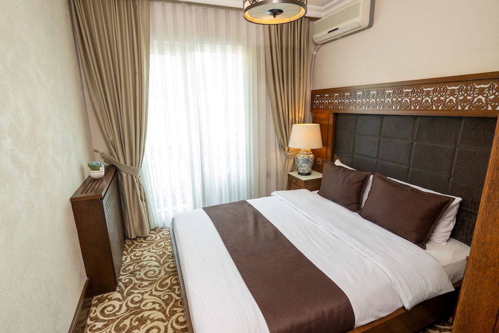 K Suites Hotel 9