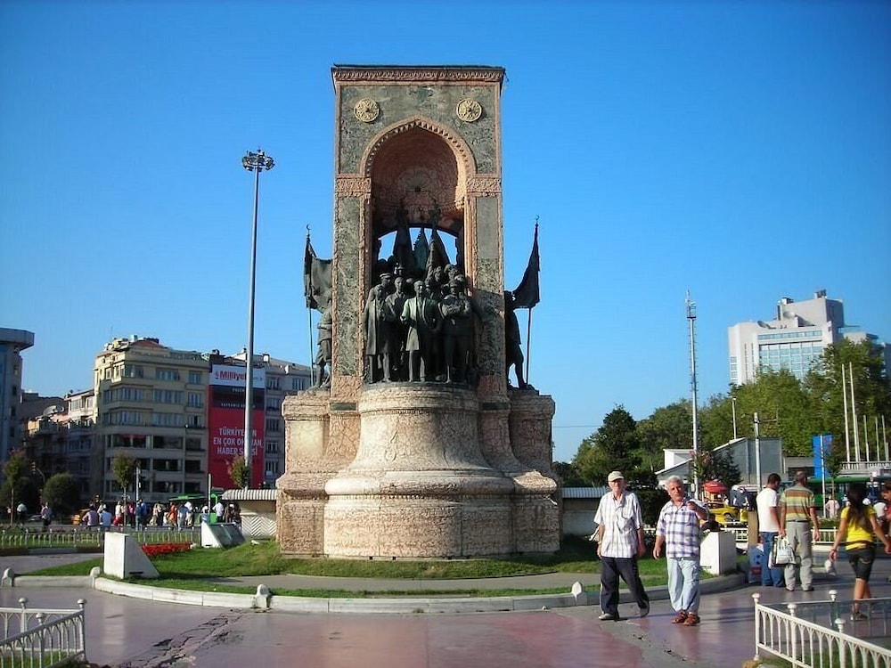 RoyalStar Taksim Family Suites 24