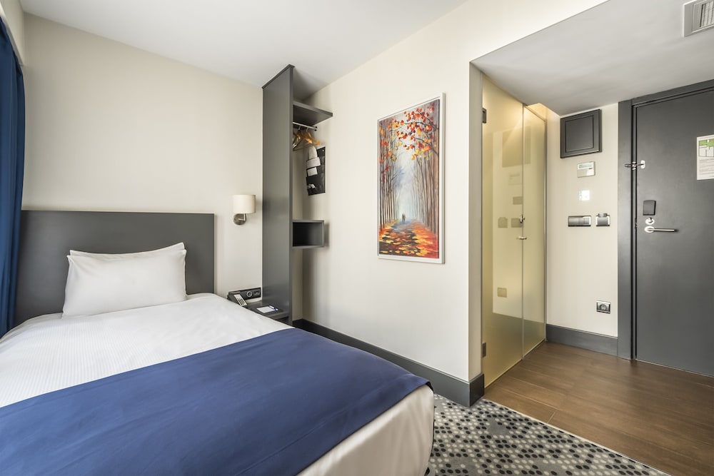 Misa Hotel 13