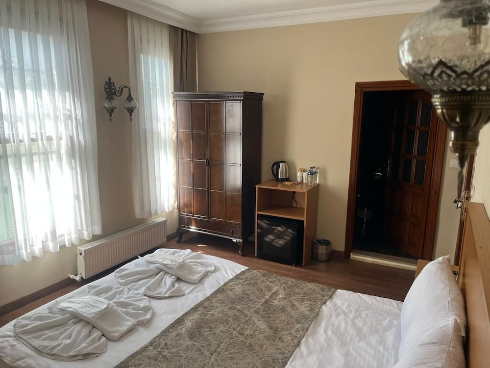 Ottoman Elegance 9