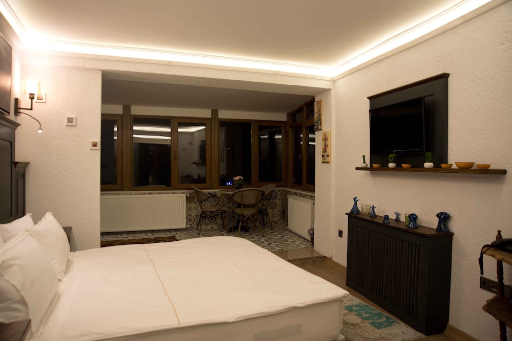 Big Orange Hotel 23