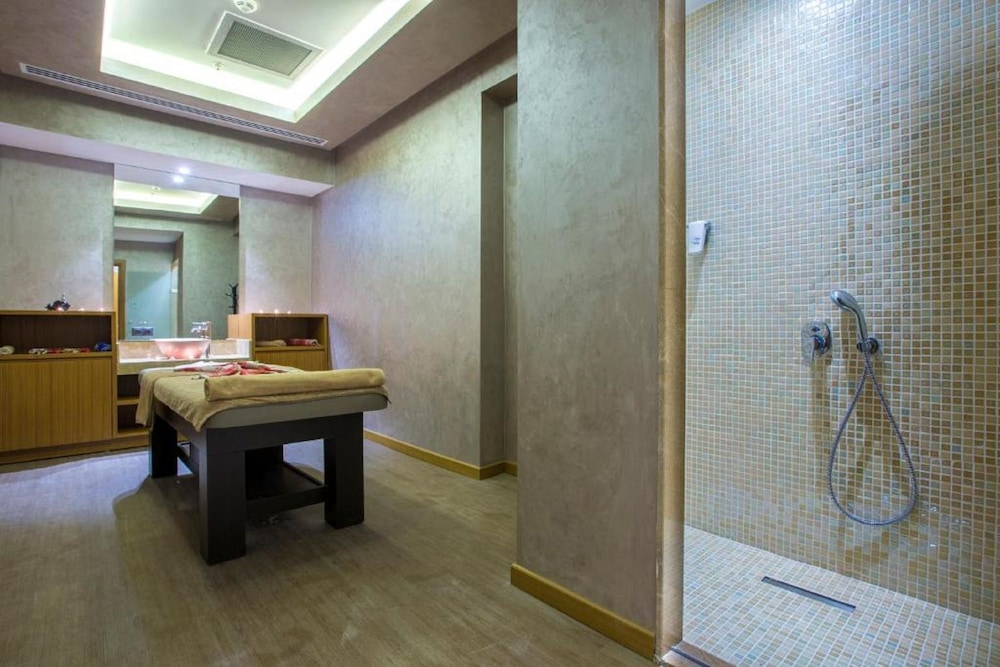Park Inn by Radisson Istanbul Ataturk Airport 18
