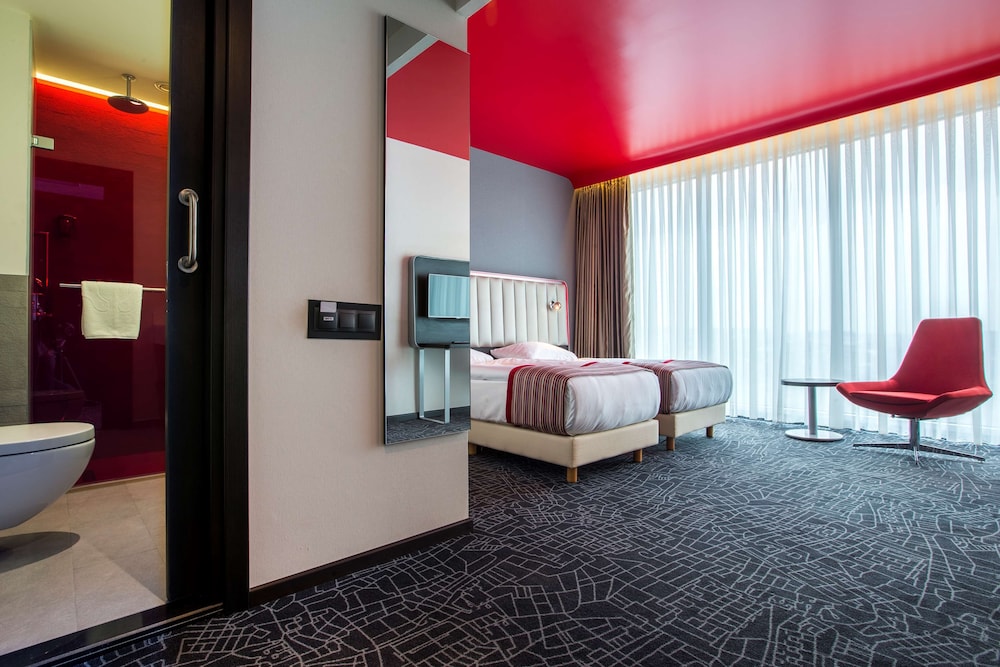 Park Inn by Radisson Istanbul Ataturk Airport 6