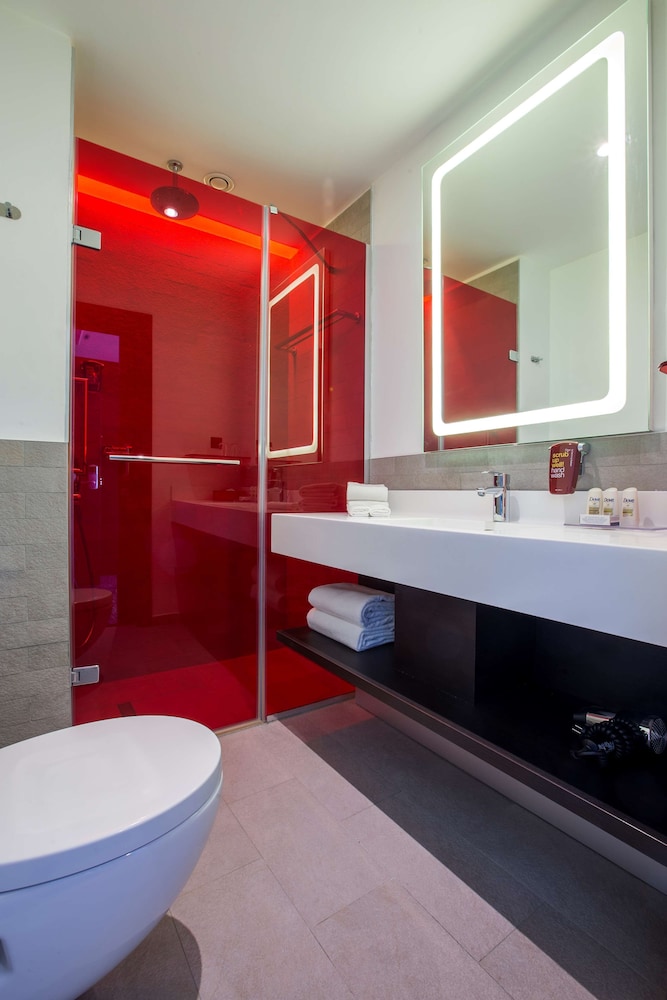 Park Inn by Radisson Istanbul Ataturk Airport 12