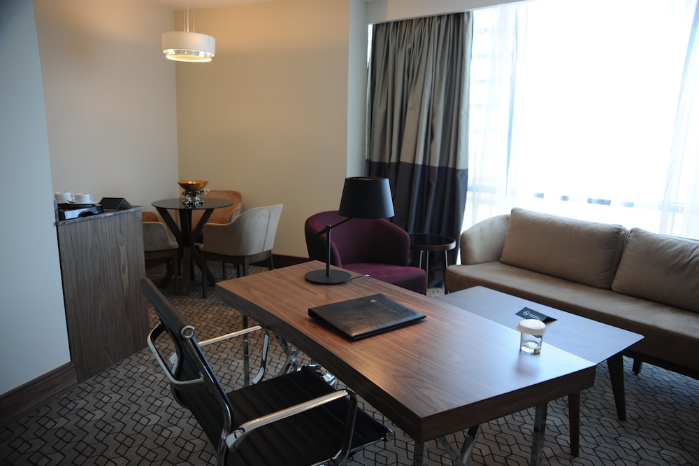 Pullman Istanbul Hotel & Convention Center 24