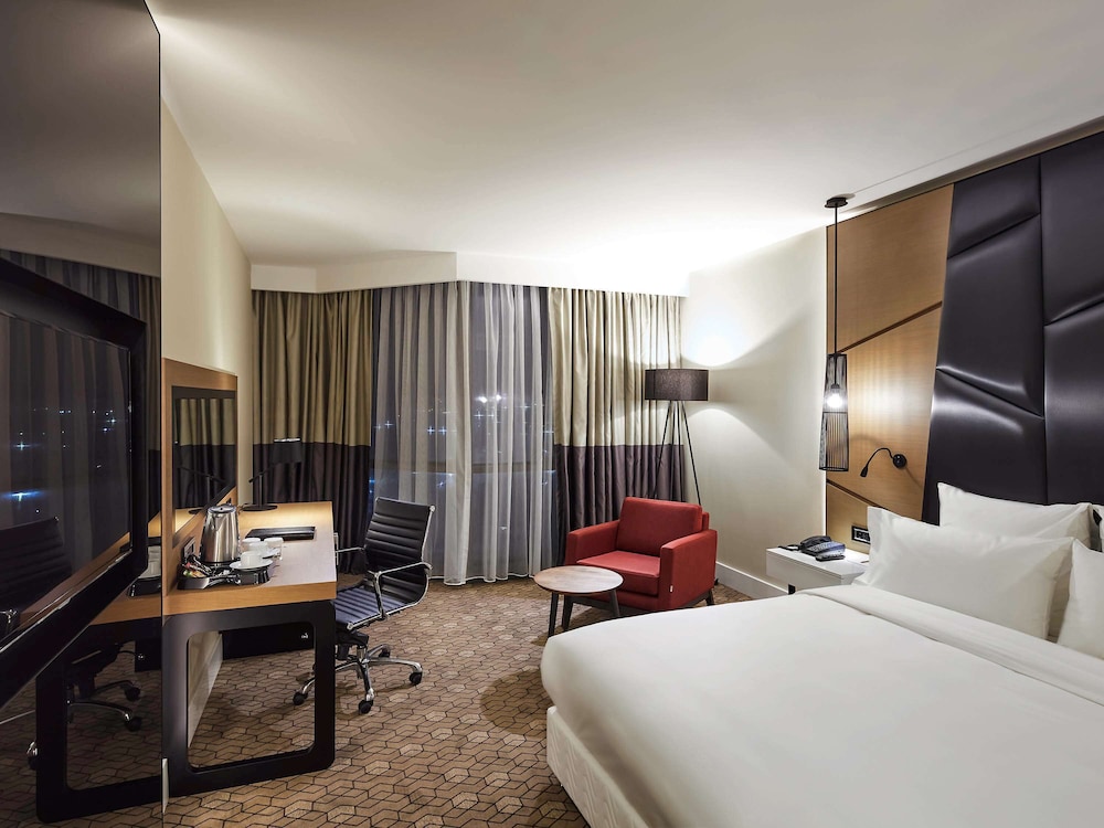 Pullman Istanbul Hotel & Convention Center 11