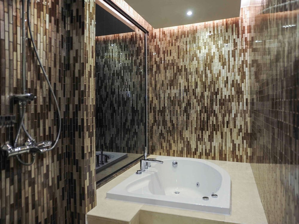Pullman Istanbul Hotel & Convention Center 18