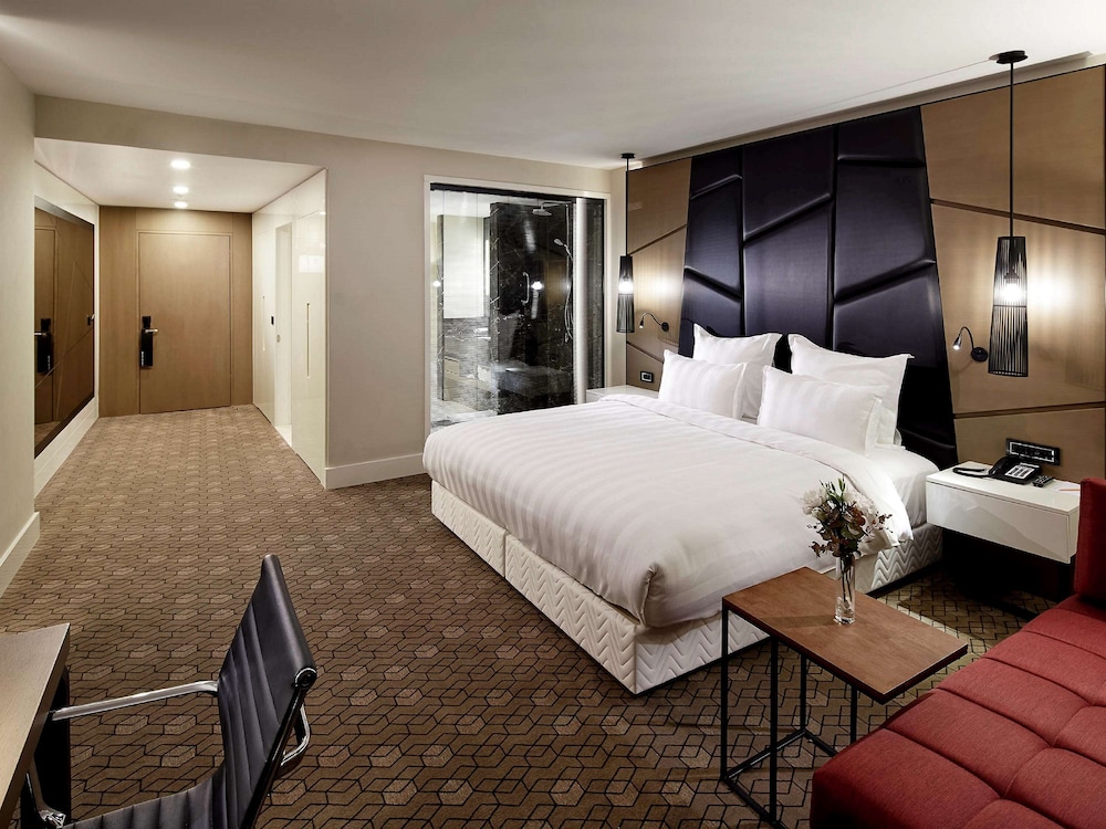 Pullman Istanbul Hotel & Convention Center 10