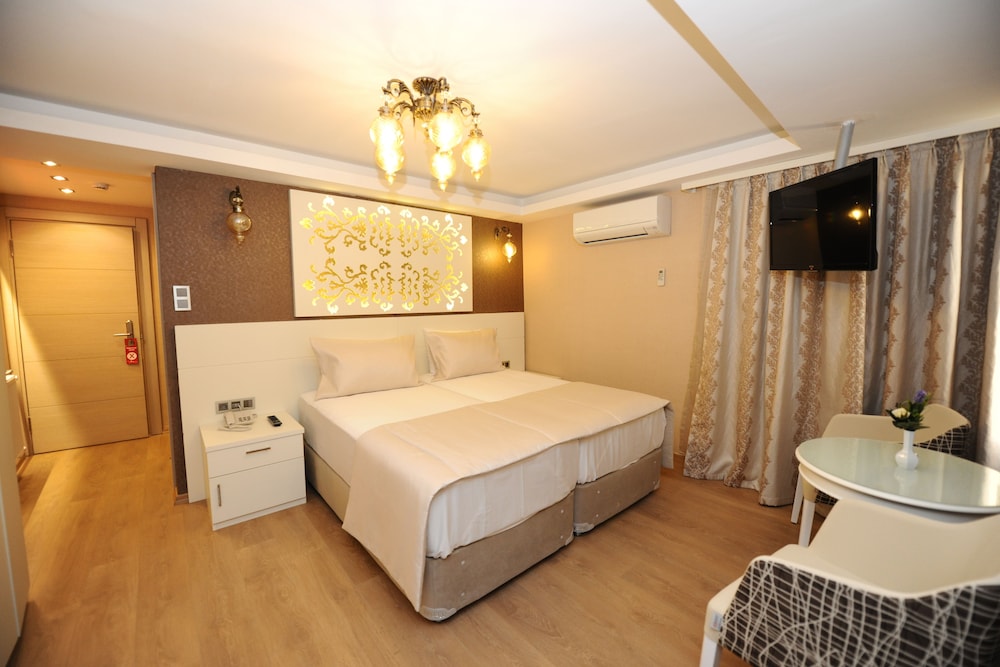 Rooms Inn Taxim 18