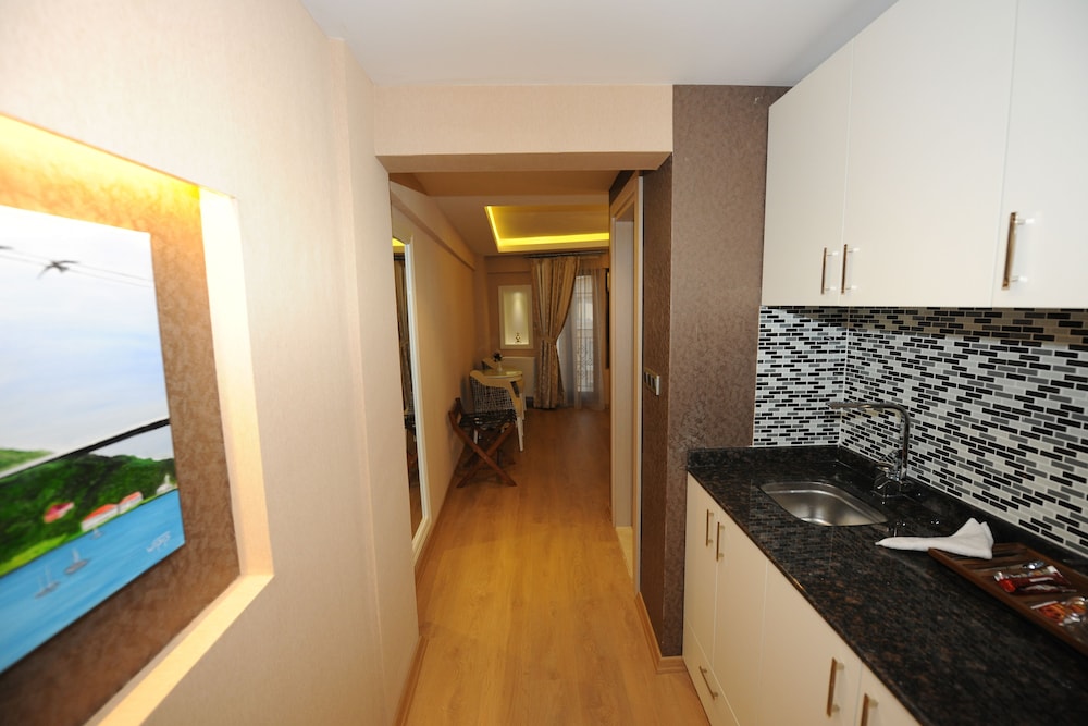 Rooms Inn Taxim 12