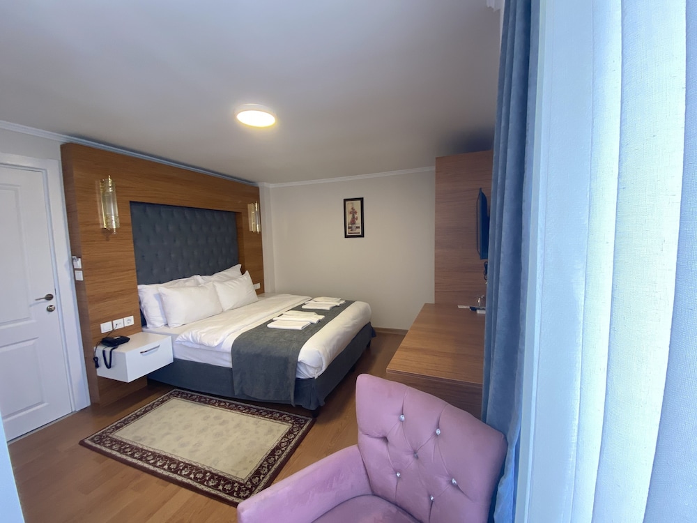 Spinel Hotel 22