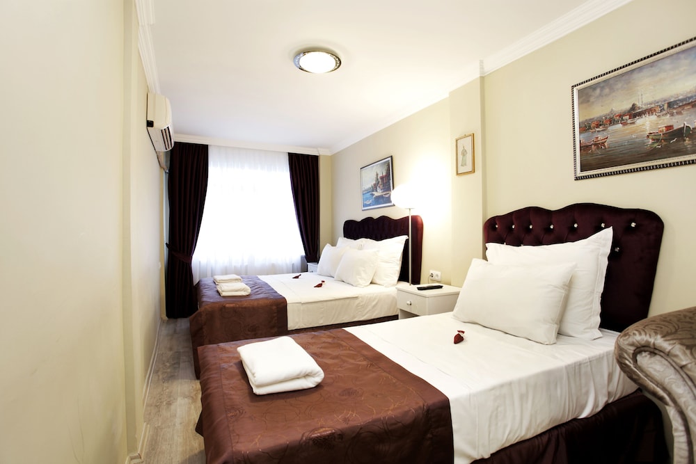 Spinel Hotel 18