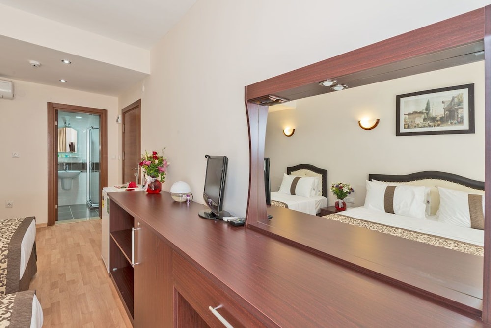 Taxim Marin Hotel 14