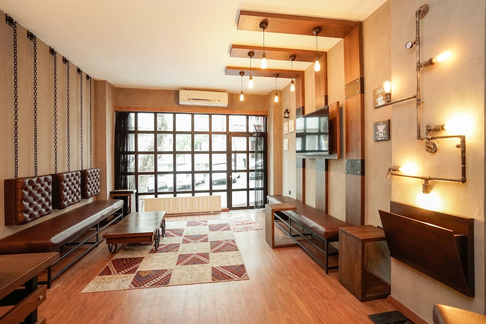 Cube Suites 3