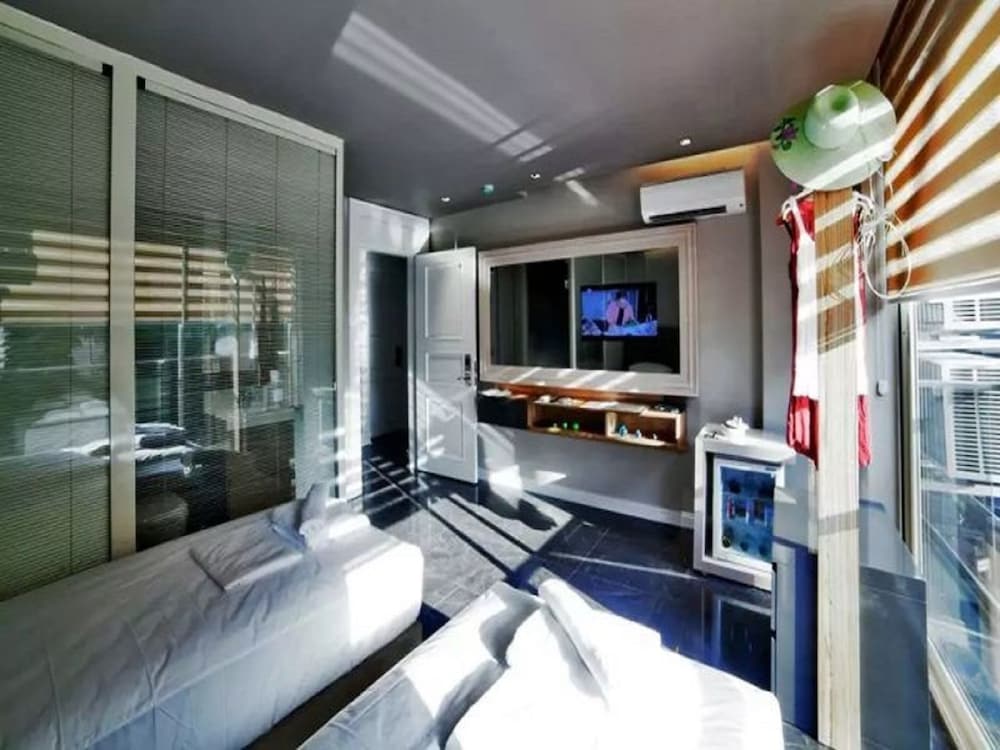Upperhouse Hotel 12