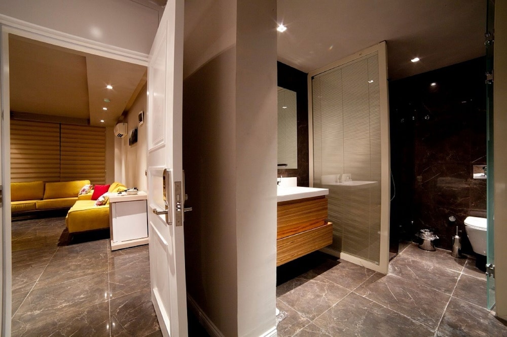 Upperhouse Hotel 14