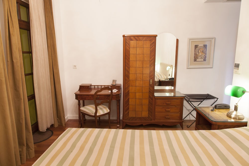 Villa Pera Suite Hotel 17