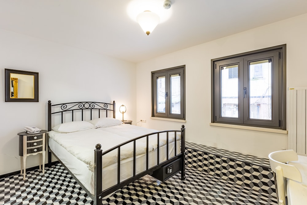 Villa Pera Suite Hotel 18
