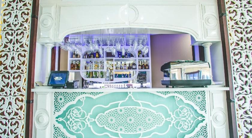 Emerald Hotel 12