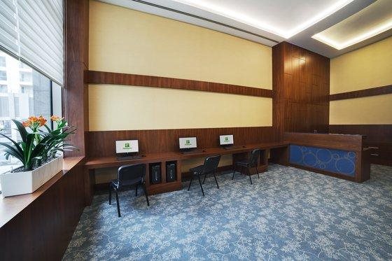 Holiday Inn Baku 10