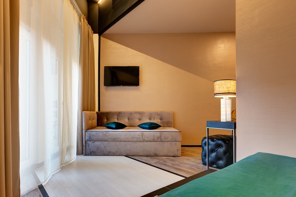 Dharma Luxury Hotel 4
