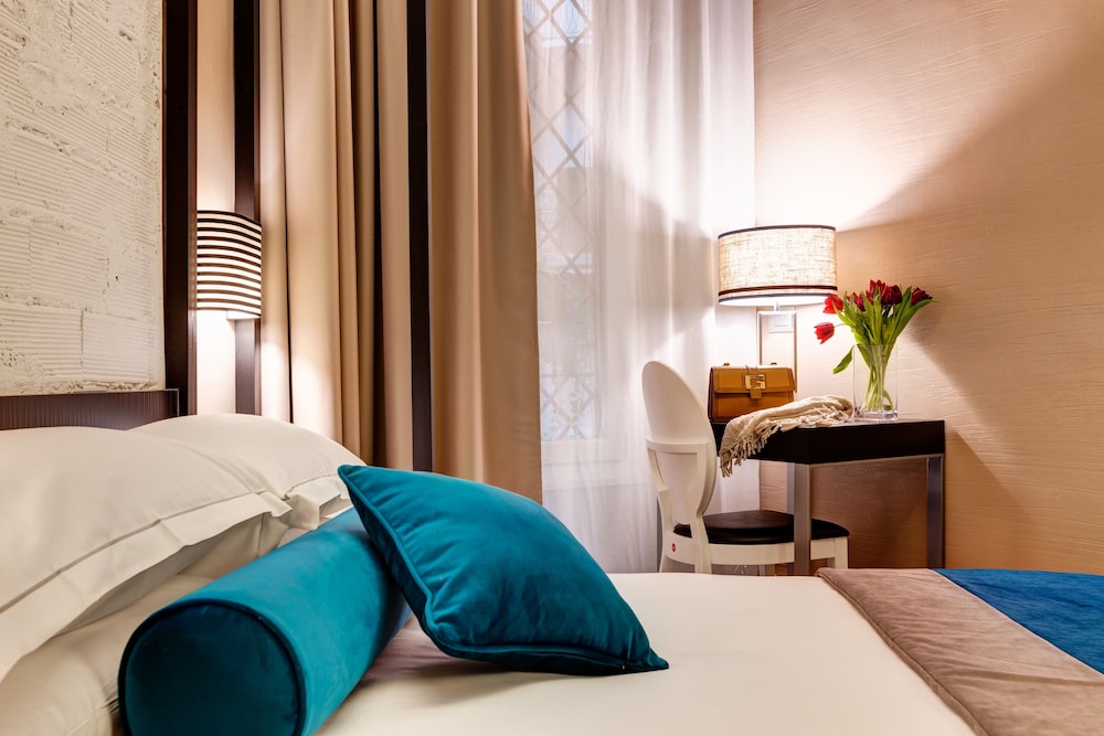 Dharma Luxury Hotel 14