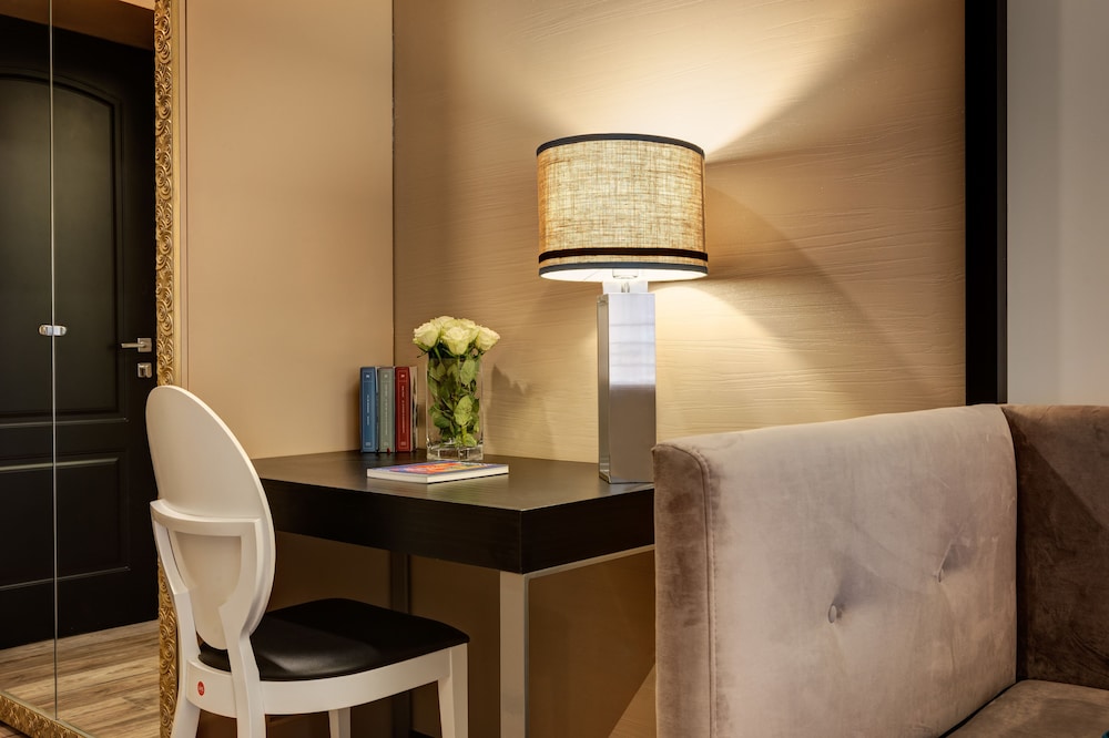 Dharma Luxury Hotel 15